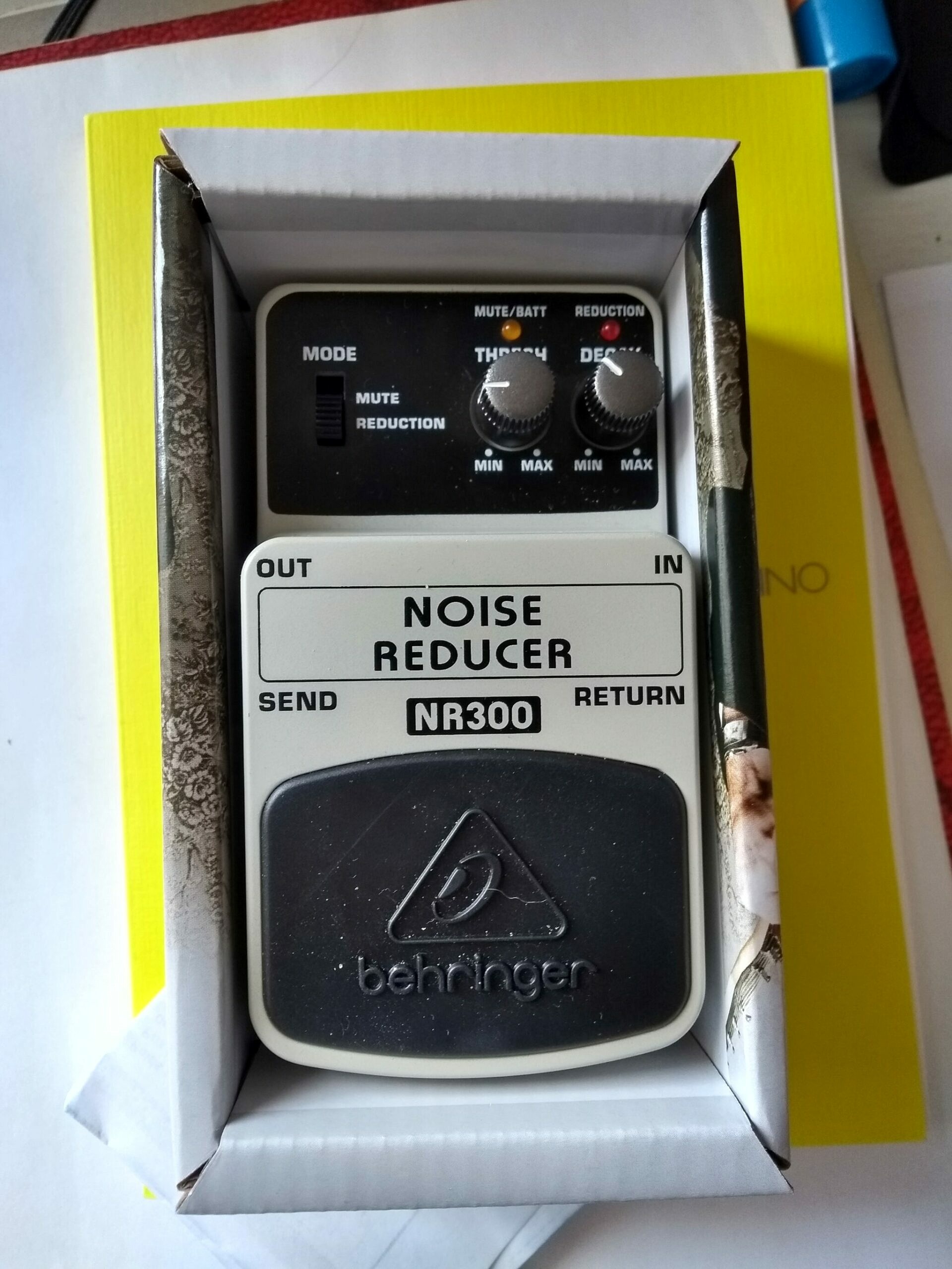 guitarfella Test Du Reducteur De Bruit Behringer NR300